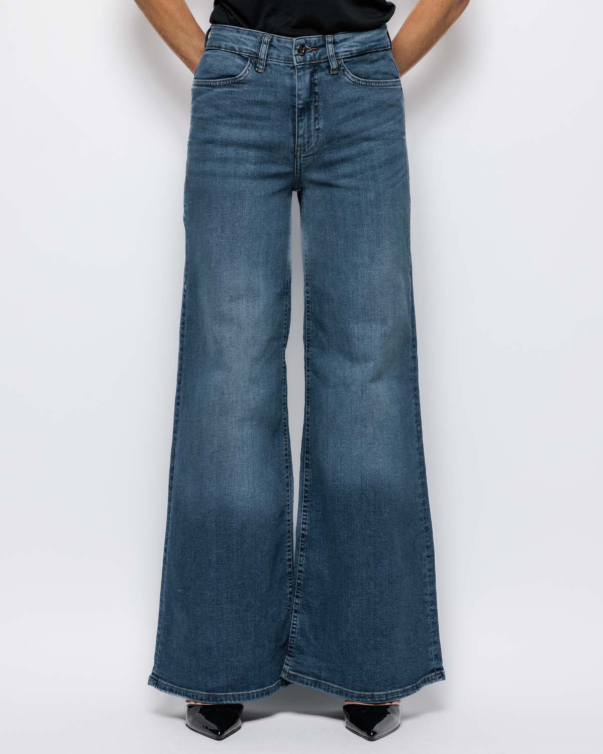 ICHI Twiggy Wide Leg Jeans in Medium Blue