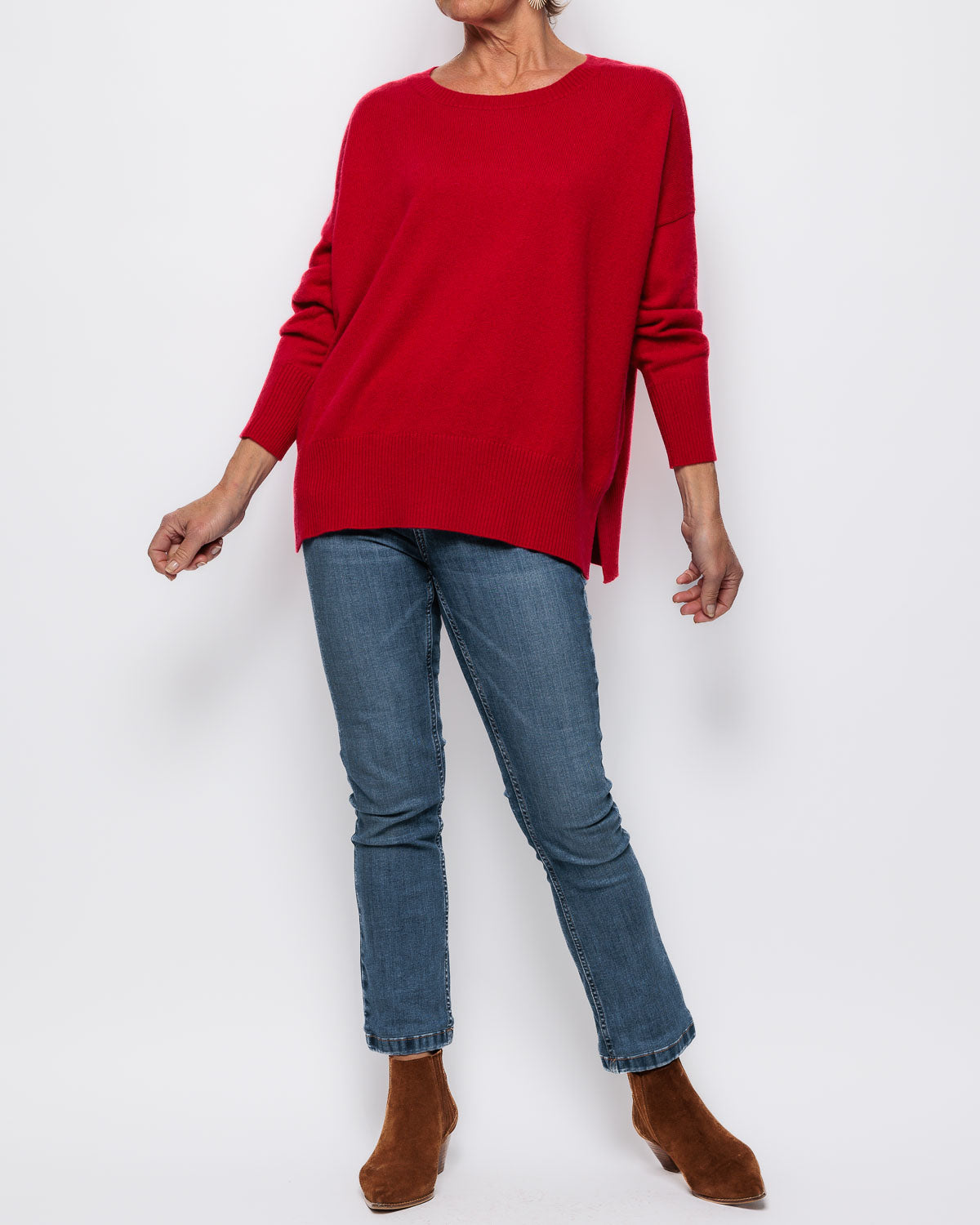 Caroline Cashmere Scoop Neck Vent Sweater in Red